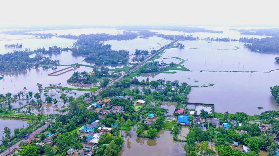 কক্সবাজারে পানিবন্দি তিন লাখ মানুষ, ২ শিশুর মৃত্যু