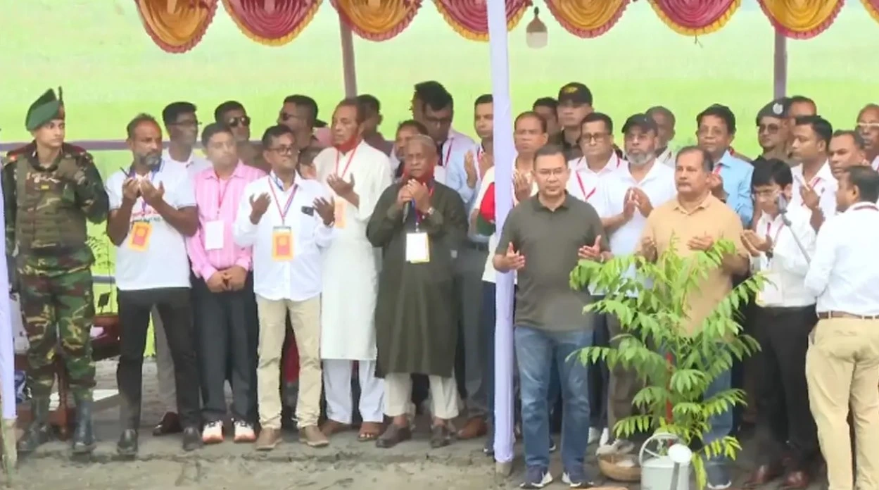 বরিশালে প্রধানমন্ত্রী/বৃক্ষরোপণ ও জনকল্যাণমুখী কর্মসূচিতে প্রথম সফর