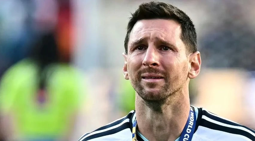 মেসির চোখের জলে কি শেষ হলো এক মহাকাব্য?