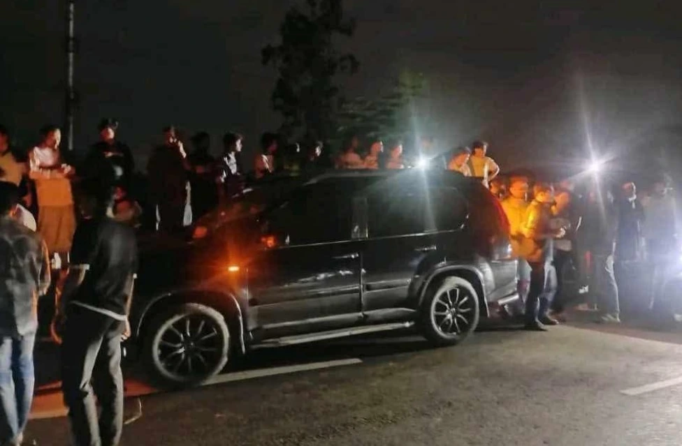 হাটহাজারীতে চলন্ত গাড়িতে গুলি, অল্পের জন্য প্রাণে বাঁচলেন সাংবাদিক রণি