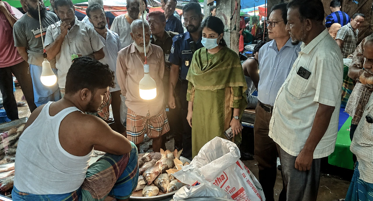 পানছড়িতে নিষিদ্ধ পিরানহা বিক্রি: বিক্রেতাকে ১০ হাজার টাকা জরিমানা