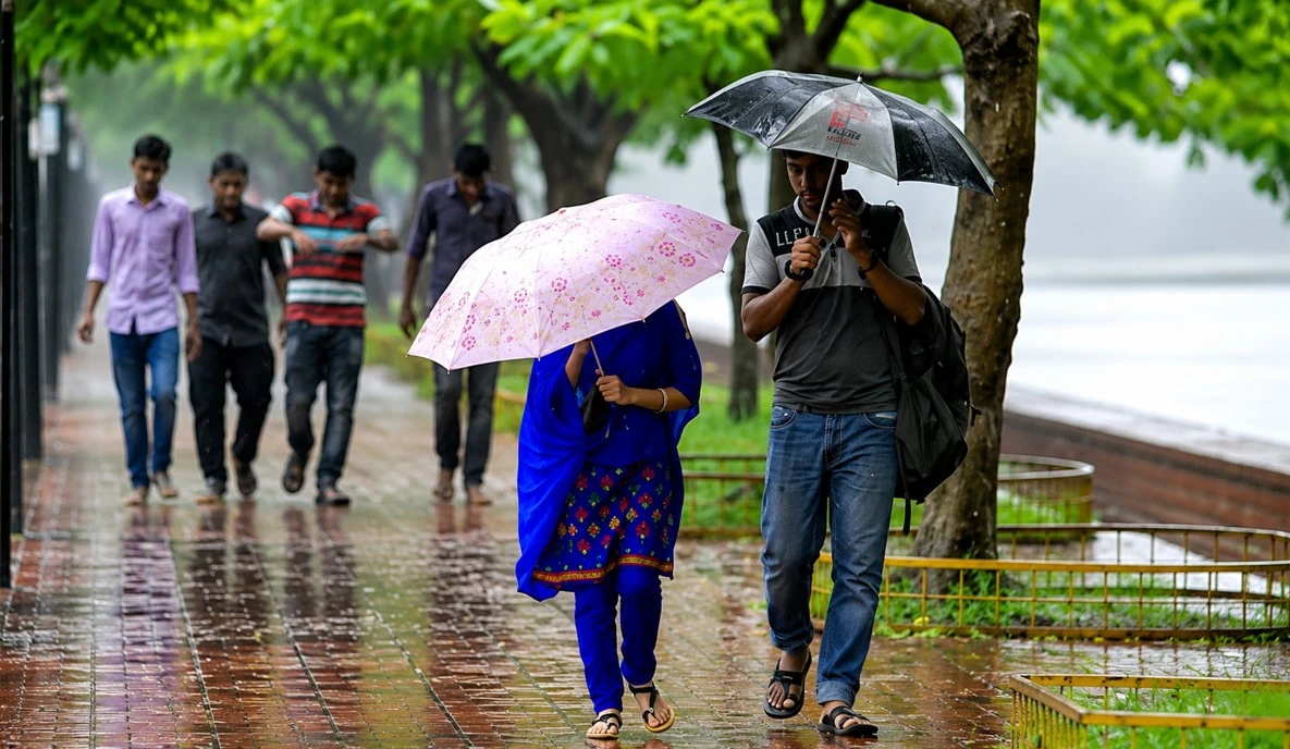 আবহাওয়া অধিদপ্তর: ঢাকাসহ ১৭ জেলায় ঝড়-বৃষ্টির পূর্বাভাস