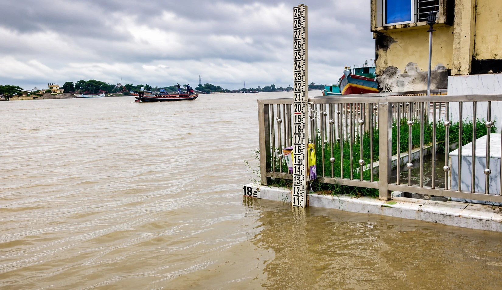 ছাতকে সুরমা নদীর পানি বিপৎসীমার ২০ সেন্টিমিটার ওপরে